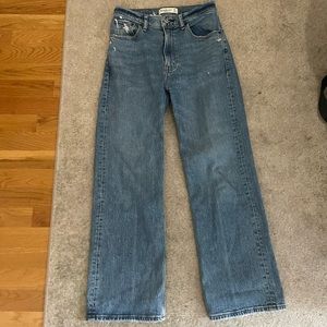 Abercrombie High Rise 90s Relaxed Jean
